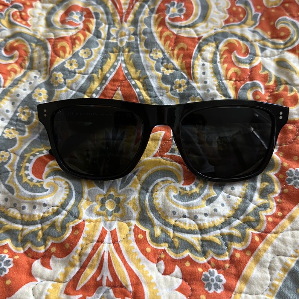 Burberry rectangular folding sunglasses
